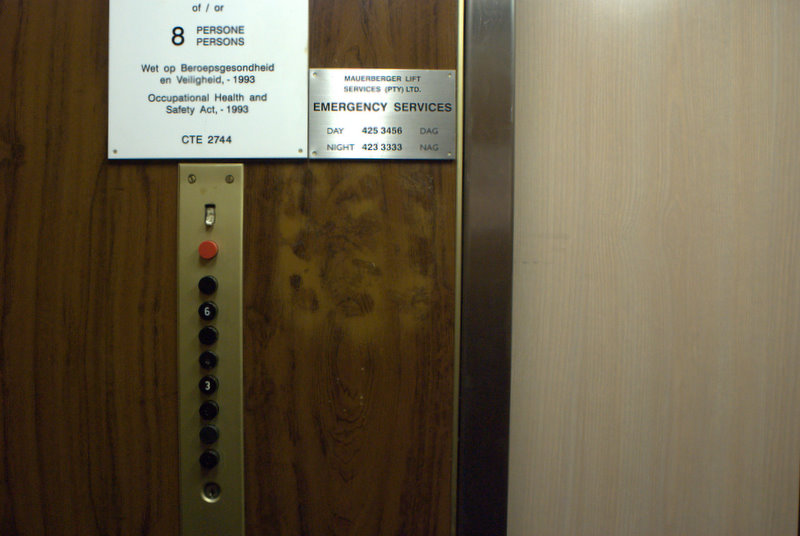 560 kg massalas/ mass load of/ or 8 persone/ persons