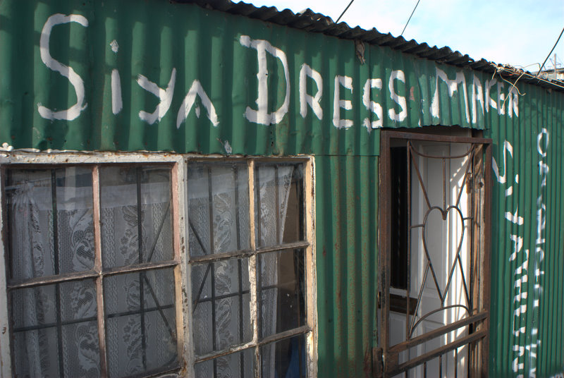 siya dress maker